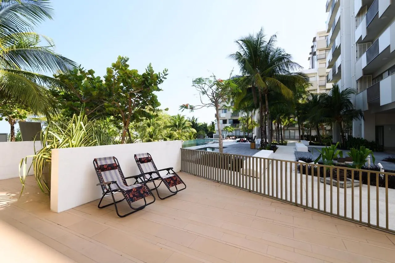 By The Sea Beach Front Apartment Batu Feringgi