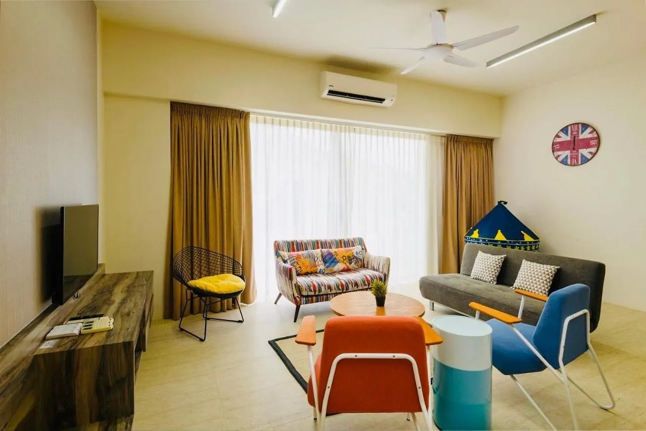 By The Sea Beach Front Apartment Batu Feringgi