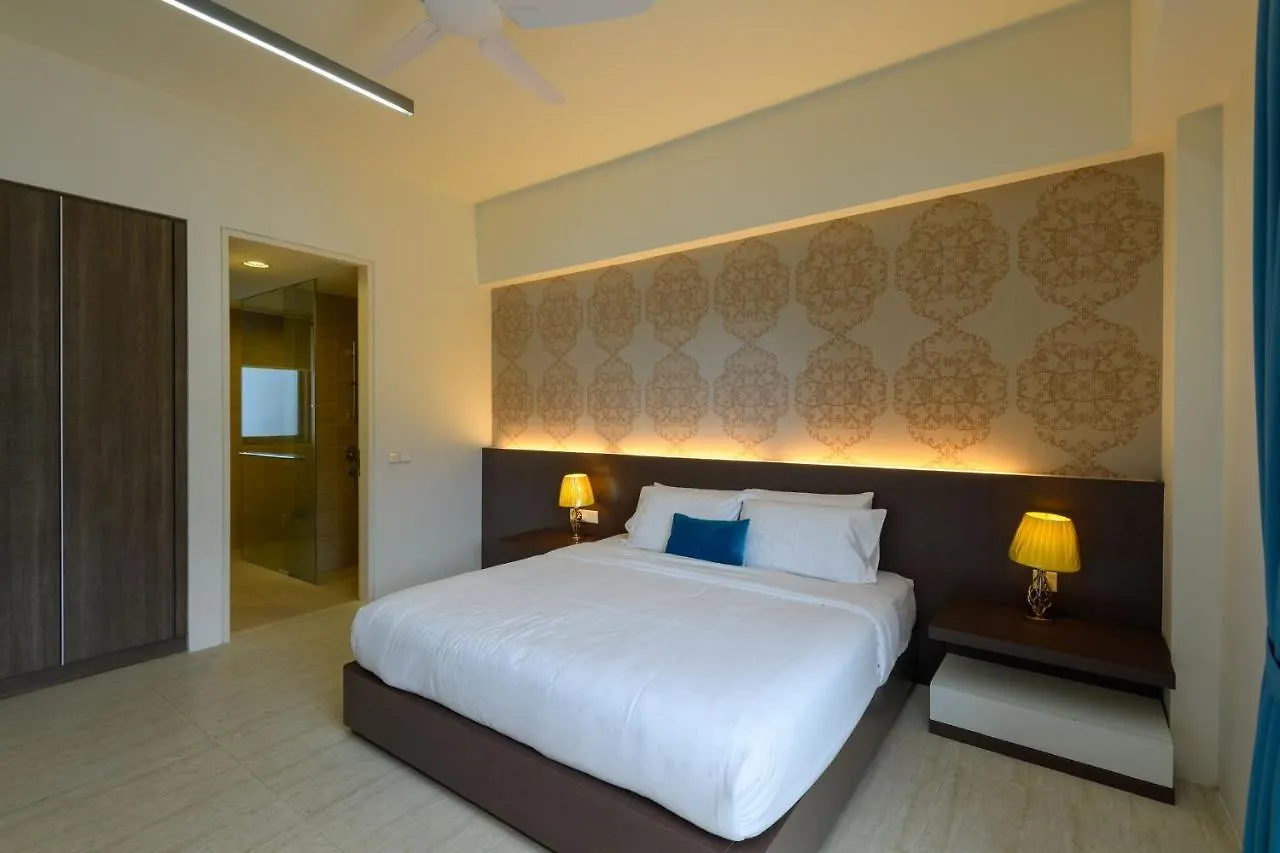 By The Sea Beach Front Apartment Batu Feringgi
