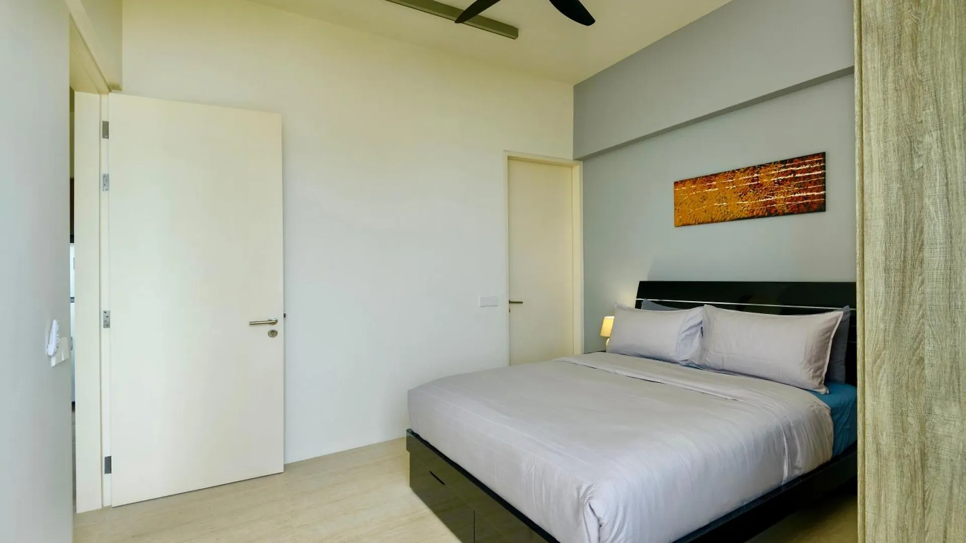By The Sea Beach Front Apartment Batu Feringgi