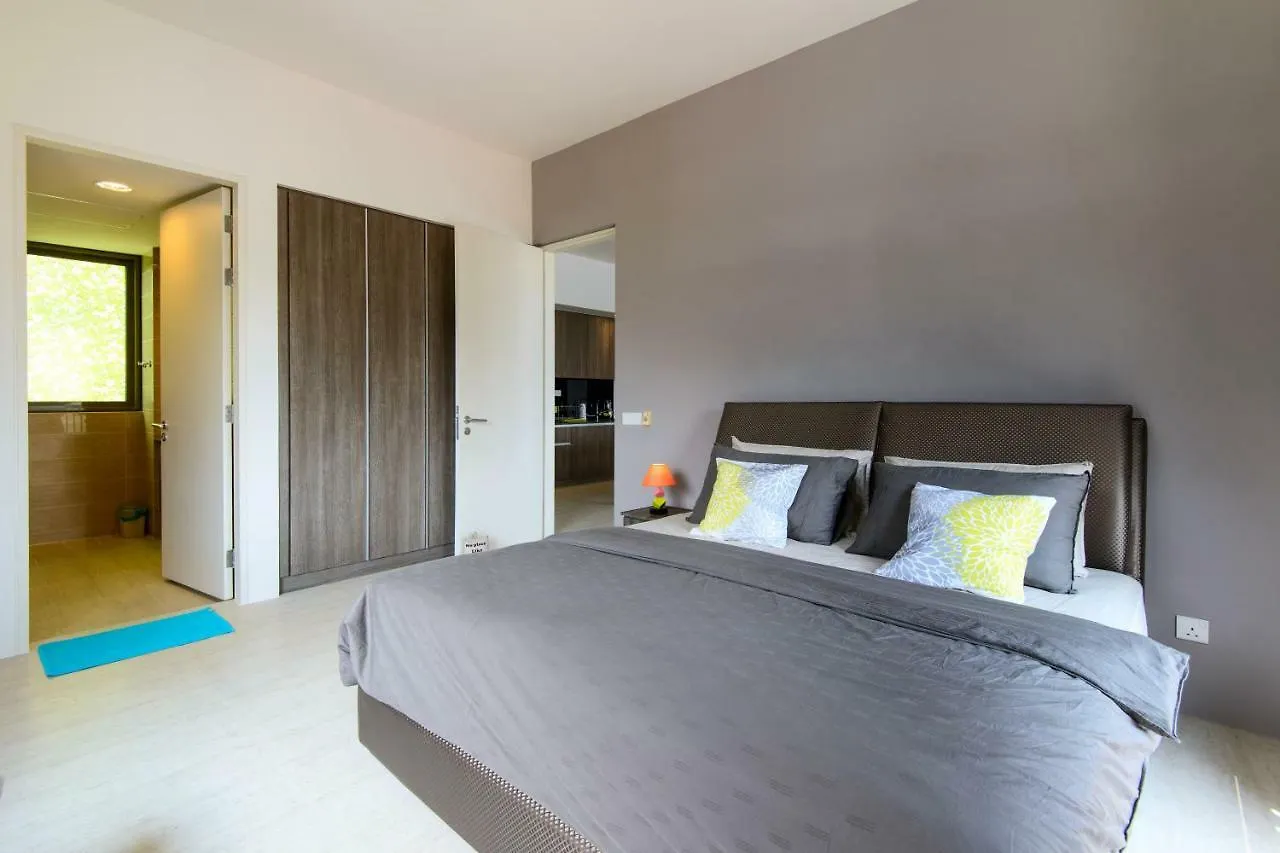 By The Sea Beach Front Apartment Batu Feringgi