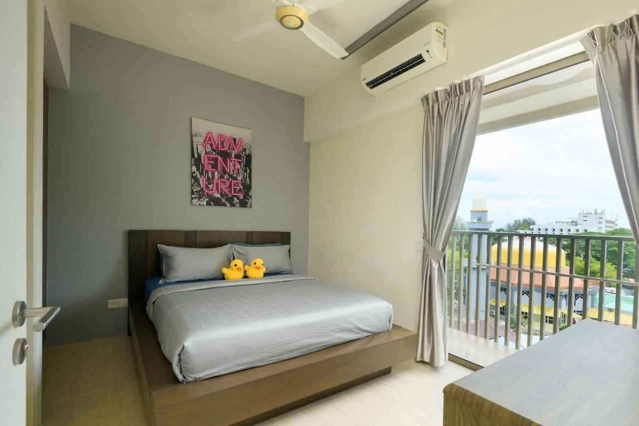 By The Sea Beach Front Apartment Batu Ferringhi Malesia