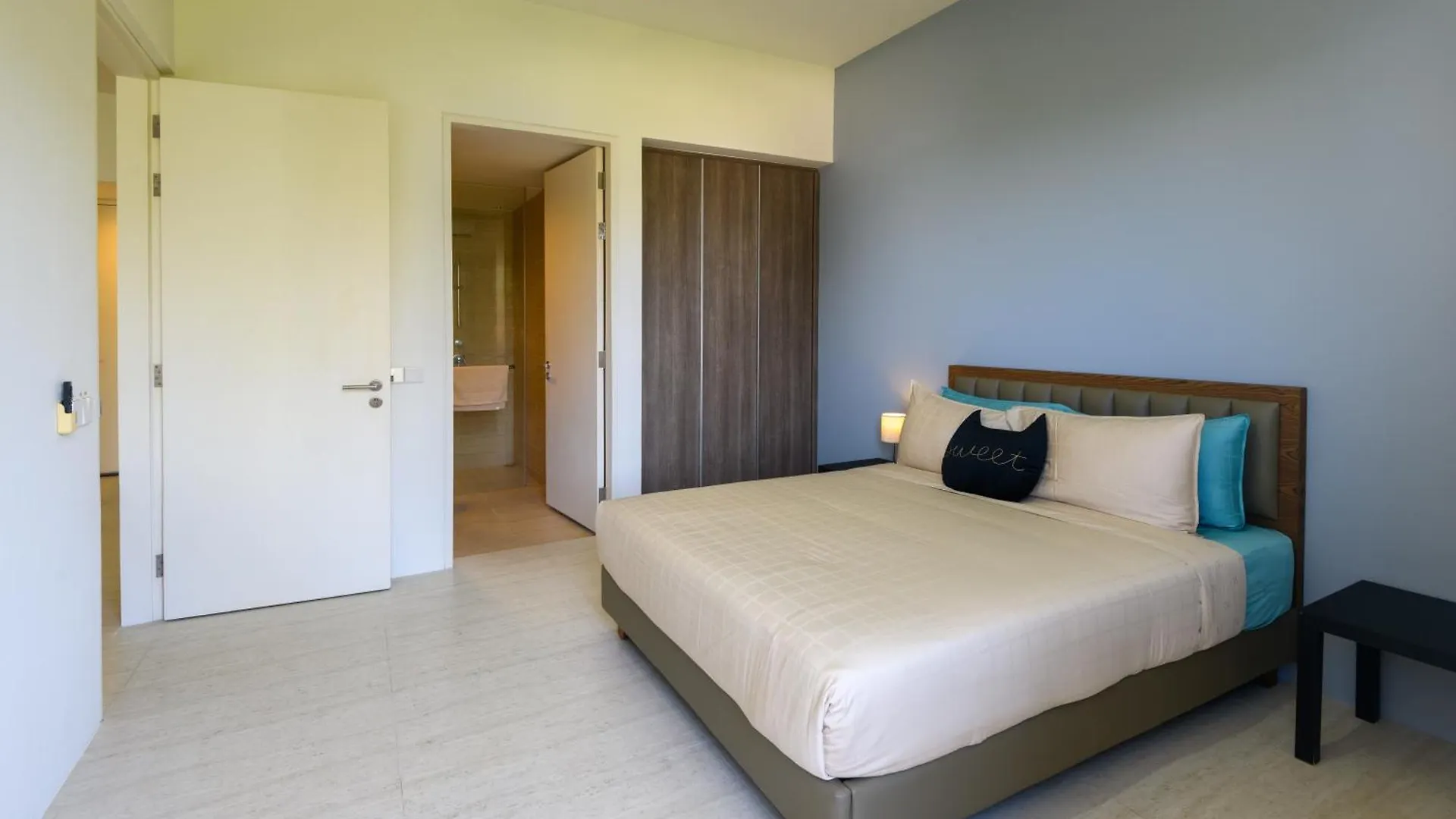 By The Sea Beach Front Apartment Batu Ferringhi