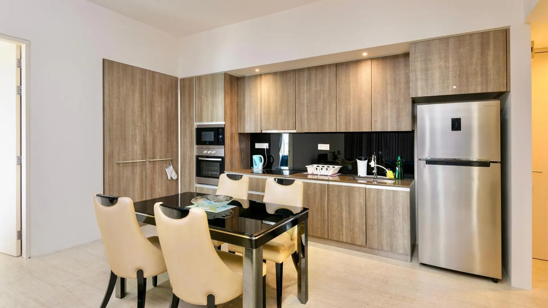 By The Sea Beach Front Apartment Batu Ferringhi