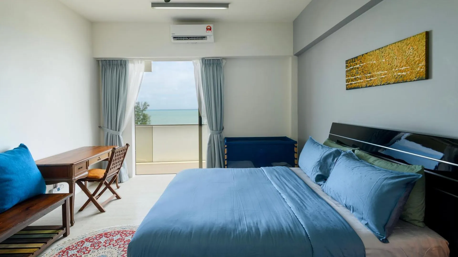 By The Sea Beach Front Apartment Batu Ferringhi